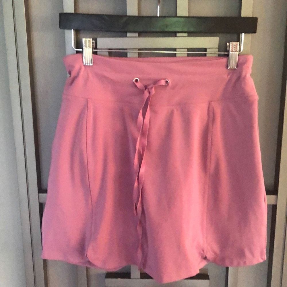Love Life Live Lavender mauve Scort athletic skirt size S made in New York ￼